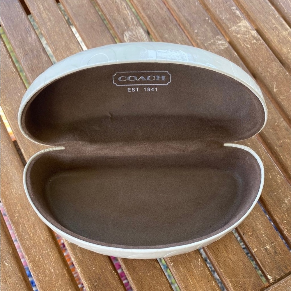 Coach Sunglasses- Lisbeth in Olive frames - Picture 10 of 11